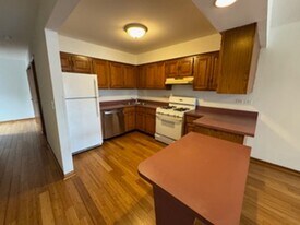 7412 N Western Ave in Chicago, IL - Building Photo