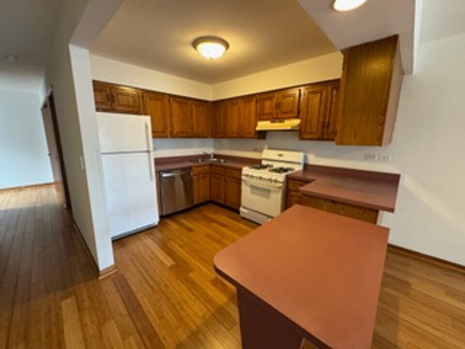 7412 N Western Ave in Chicago, IL - Building Photo