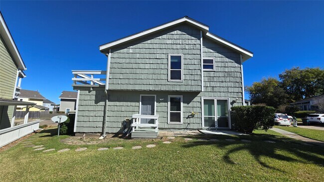 135 April Point Dr N in Montgomery, TX - Building Photo - Building Photo