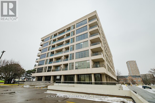 1-301 Leaside Park Dr in Toronto, ON - Building Photo - Building Photo