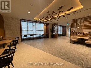 2495 Eglinton Ave W in Mississauga, ON - Building Photo - Building Photo