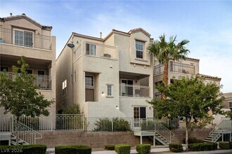 9065 Hanging Tapestry Ct in Las Vegas, NV - Building Photo - Building Photo