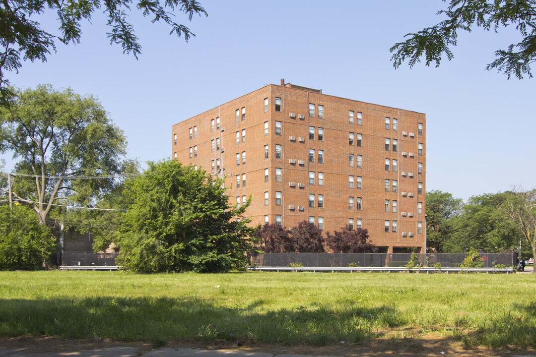 Good Shepherd Tower in Chicago, IL - Building Photo