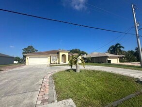 368 NW Bayshore Blvd in Port St. Lucie, FL - Building Photo - Building Photo