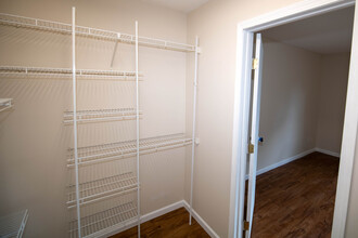 140 Pierre Pl, Unit 140 in Lima, OH - Building Photo - Building Photo