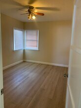 11677 1/2 Magnolia Blvd, Unit 11677 12 in North Hollywood, CA - Foto de edificio - Building Photo