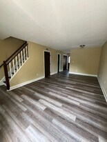 312 Rainbow Dr in Florence, SC - Building Photo