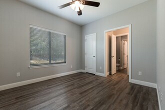 2404 W Lowden St in Fort Worth, TX - Building Photo - Building Photo