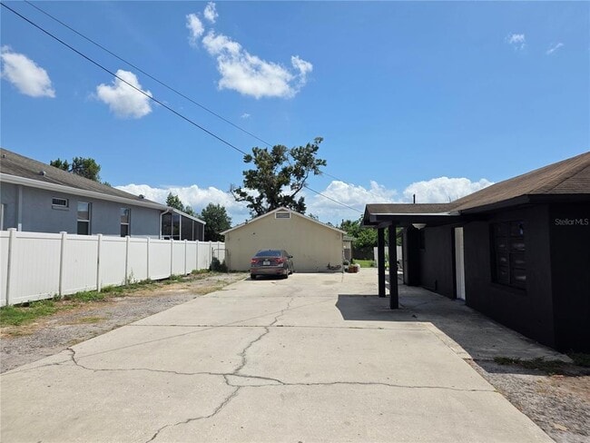 property at 3422 W Idlewild Ave