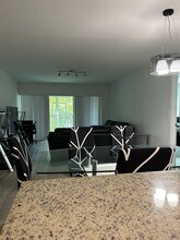 100 Lakeview Dr, Unit 207 in Weston, FL - Building Photo - Building Photo