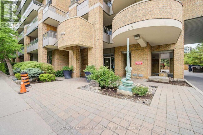 245-LP245 Davisville Ave in Toronto, ON - Building Photo - Building Photo