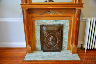 2329 W Grace St, Unit 1 in Richmond, VA - Foto de edificio - Building Photo