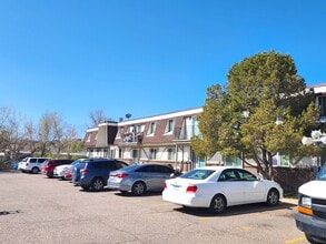 The Cottonwoods in Denver, CO - Foto de edificio - Building Photo
