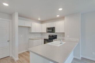 11031 W Crestwater Ln in Boise, ID - Building Photo - Building Photo