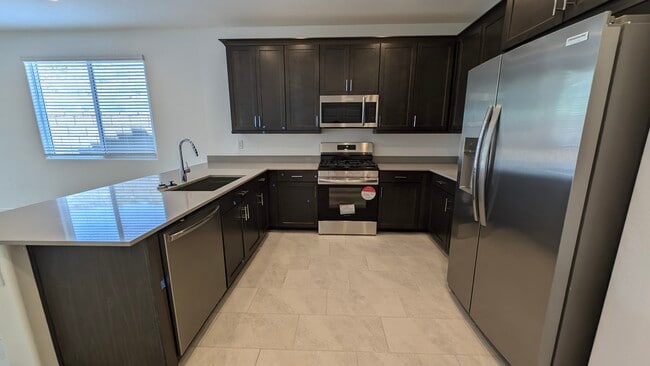 3179 W Morning Vista Ln in Phoenix, AZ - Building Photo - Building Photo