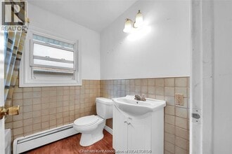 40 Beechwood Crescent in Chatham, ON - Building Photo - Building Photo