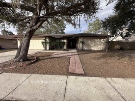 1204 Letona Ln in Valrico, FL - Building Photo