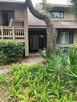 267 Moss Oak Ln in St. Simons Island, GA - Building Photo