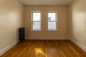 95 Bourne St, Unit 1 in Boston, MA - Building Photo - Building Photo