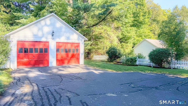 34 Hamilton Ave in Watertown, CT - Building Photo - Building Photo