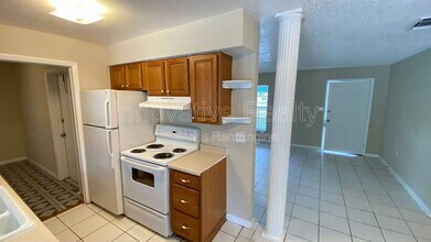 5624 Pinerock Rd in Orlando, FL - Building Photo - Building Photo