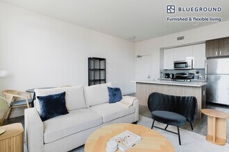 3645 Haven Ave in Menlo Park, CA - Foto de edificio - Building Photo