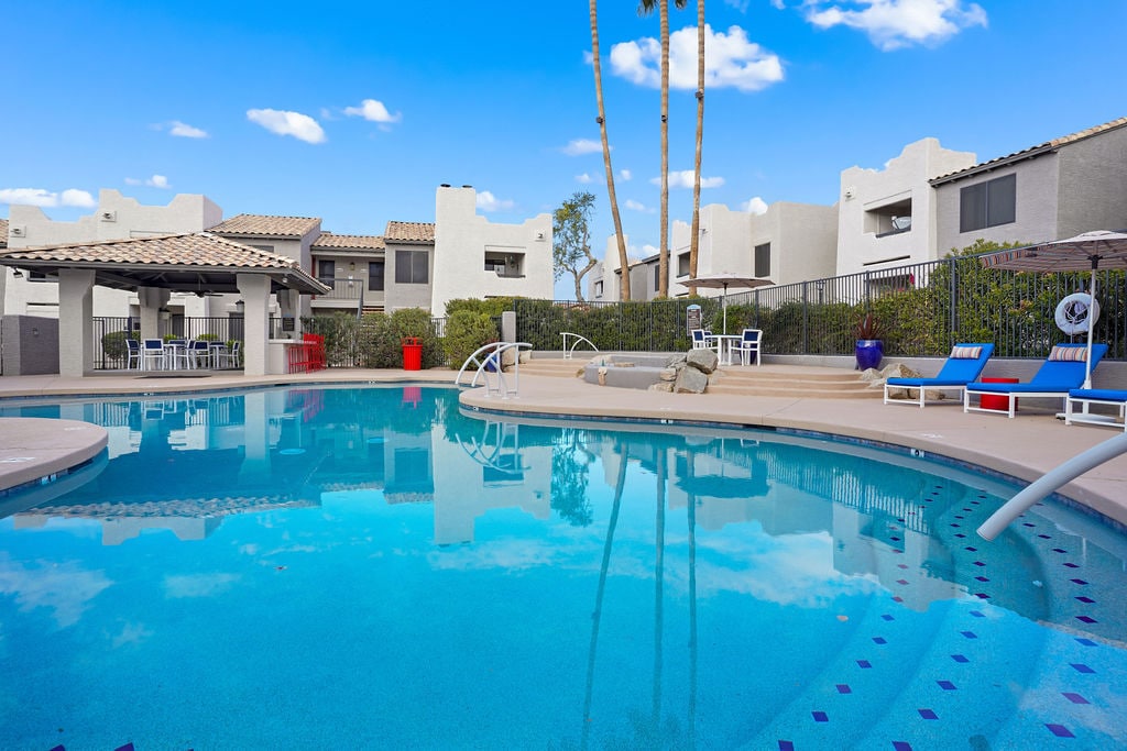 Cabrillo in Scottsdale, AZ - Building Photo