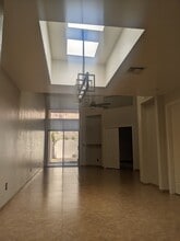 4952 N Valle in Tucson, AZ - Foto de edificio - Building Photo