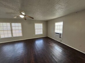 1916 Cumberland Ave in Waco, TX - Building Photo - Building Photo