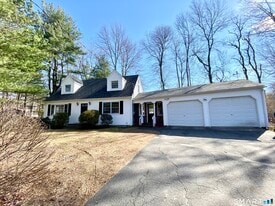 1 Burlington Rd in Farmington, CT - Building Photo