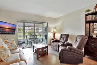 3401 NW 47th Ave in Lauderdale Lakes, FL - Building Photo - Building Photo