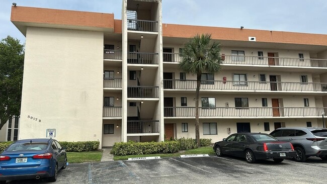 5917 Vía Vermilya in Atlantis, FL - Building Photo - Building Photo