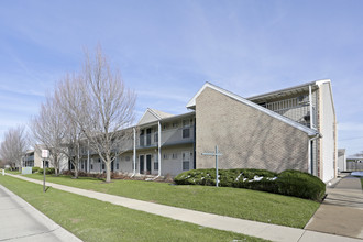 Kobuck Apartments in Savoy, IL - Building Photo - Building Photo