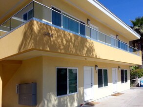 Mission Manor Apartments in San Diego, CA - Foto de edificio - Building Photo