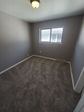 5826-5828-5828 N 93rd St in Milwaukee, WI - Foto de edificio - Building Photo