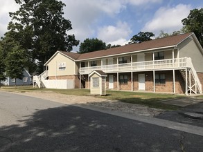 Johnston Street Apartments in Greenville, NC - Building Photo - Building Photo