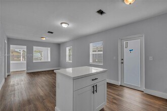 2243 Greene St. in Hollywood, FL - Building Photo - Building Photo