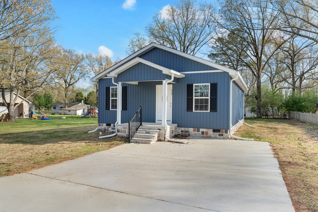 530 Noblitt Ln in Tullahoma, TN - Building Photo