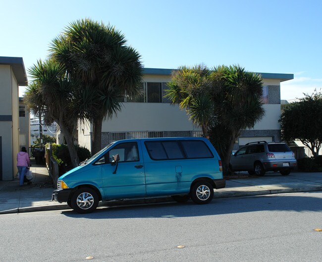 559 Commercial Ave in South San Francisco, CA - Foto de edificio - Building Photo