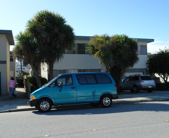 559 Commercial Ave in South San Francisco, CA - Building Photo - Building Photo