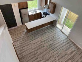 7700 Via del Mar Cir in Brownsville, TX - Building Photo