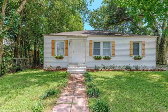 1223 Wisteria Ave in Pensacola, FL - Building Photo - Building Photo