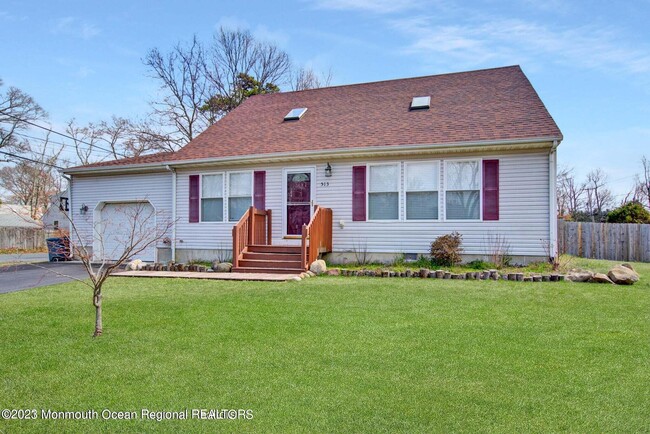 513 Harding Ave in Toms River, NJ - Foto de edificio - Building Photo