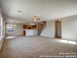 319 Foxglove Path in San Antonio, TX - Building Photo - Building Photo