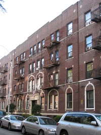 3743 80th St in Jackson Heights, NY - Foto de edificio - Building Photo