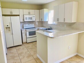3398 NE 9th Dr-Unit -101 in Homestead, FL - Building Photo - Building Photo