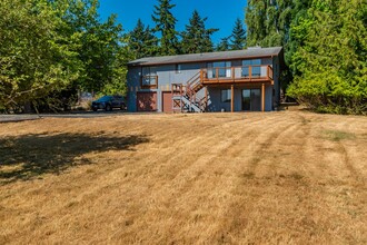 703 NW Broadway in Coupeville, WA - Building Photo - Building Photo