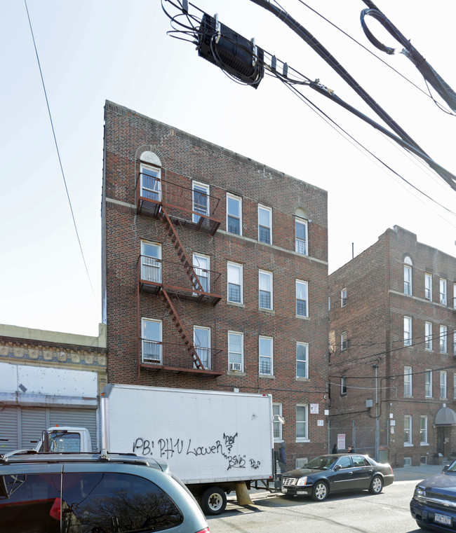 711 E 228th in Bronx, NY - Building Photo - Building Photo