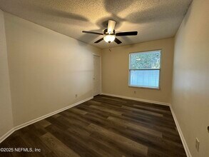 10398 Triple Crown Ave in Jacksonville, FL - Building Photo - Building Photo