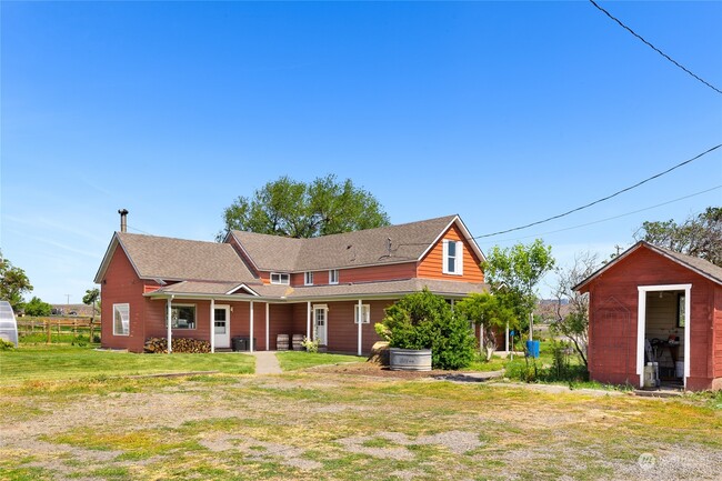 4410 Thorp Cemetery Rd in Thorp, WA - Foto de edificio - Building Photo